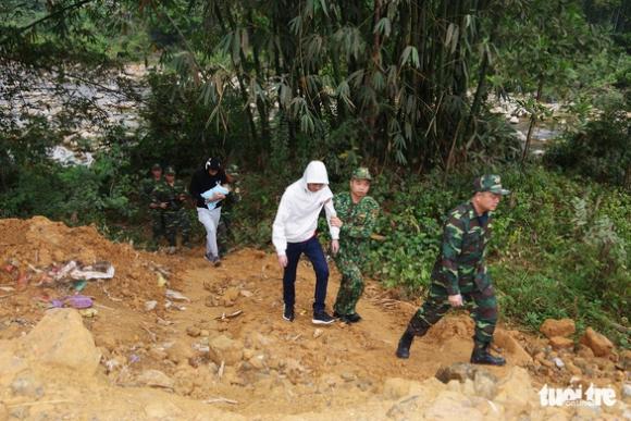 42 1 Tam Giu Hai Nghi Pham Trung Quoc Dinh Dua Tre So Sinh Qua Bien Gioi Ban