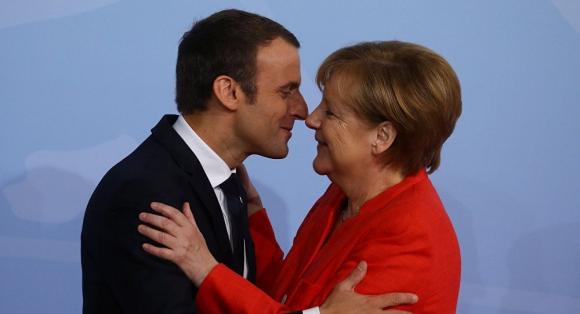 42 1 Tiet Lo Su That Nguoi Duc It Tin Tuong Thu Tuong Merkel Hon Tong Thong Phap