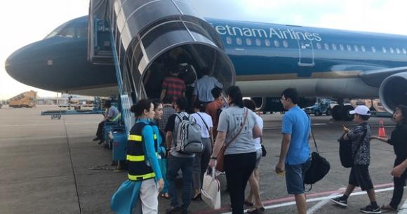 42 1 Tiep Vien Truong Vietnam Airlines Bi Kham Xet Nghi Buon Lau Tu Nhat