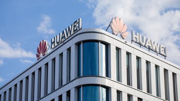 42 2 Oto Duc Ket Giua Cuoc Chien My   Huawei