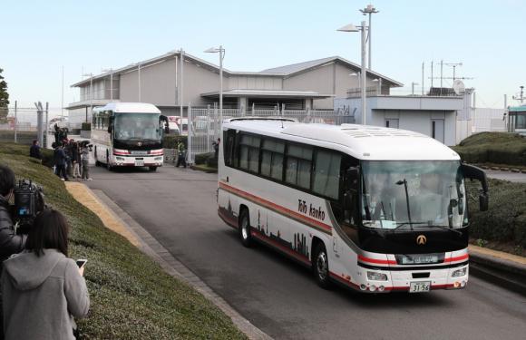 42 7 Chuyen Bay Dau Tien Cho 206 Nguoi Nhat Di Tan Khoi Vu Han Ve Den Tokyo