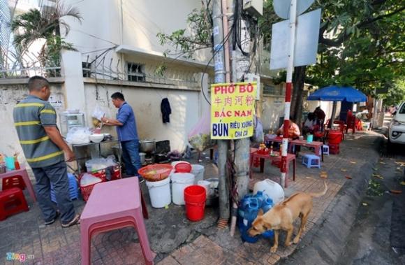 42 9 Duong Vang Quan Dong Cua Khi Ngung Don Khach Trung Quoc O Nha Trang