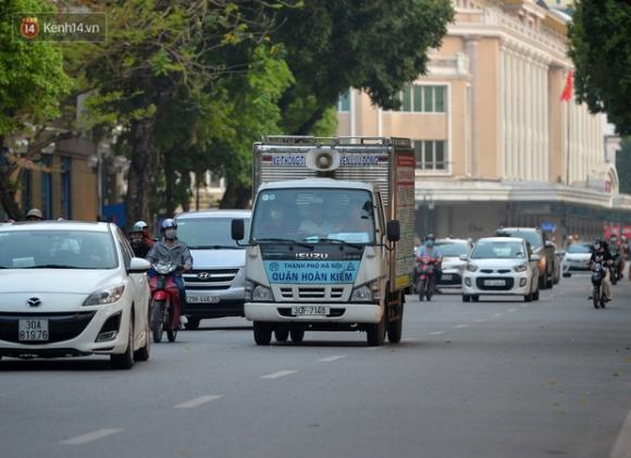 42 7 Khung Canh Khac La Cua Ha Noi Thoi Dich Covid 19 Nhung Canh Cua Im Phang Phac Nguoi Dan Trum Kin Tap The Duc Ben Ho Guom