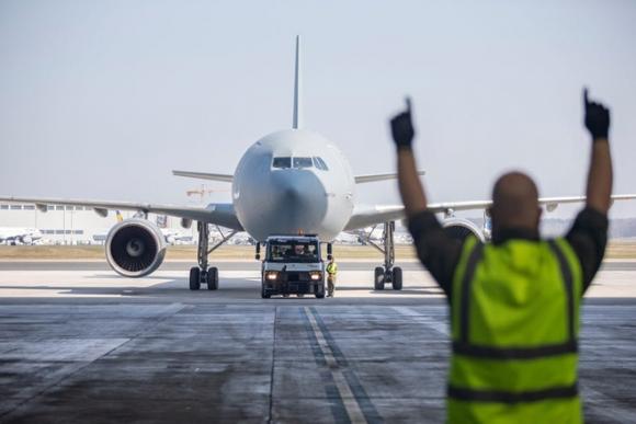 42 7 Ben Trong Benh Vien Bay Airbus A310 Cua Quan Doi Duc