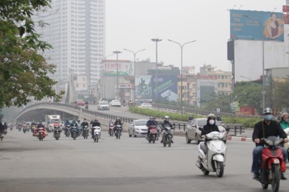 42 14 Ha Noi Dong Nguoi Nuom Nuop Do Ra Duong Nhu Chua He Co Lenh Cach Ly