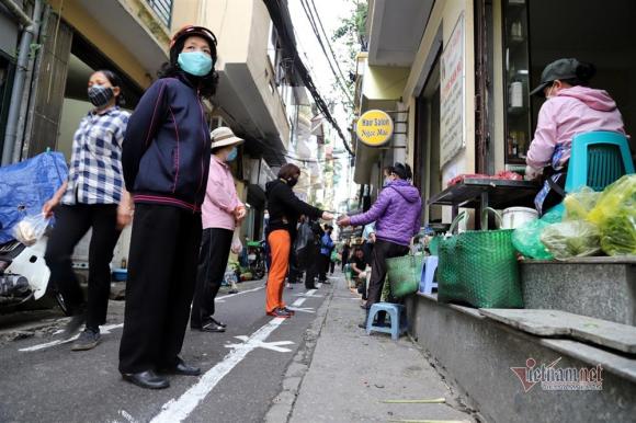 42 1 Pho Co Ha Noi Ke Vach Cach Xa Nhau Ai Lai Gan Quyet Khong Ban Hang