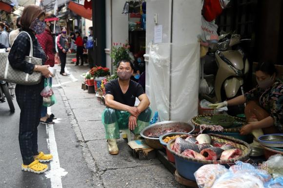 42 2 Pho Co Ha Noi Ke Vach Cach Xa Nhau Ai Lai Gan Quyet Khong Ban Hang