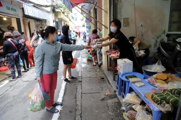 42 4 Pho Co Ha Noi Ke Vach Cach Xa Nhau Ai Lai Gan Quyet Khong Ban Hang