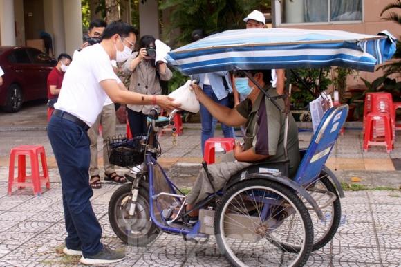 42 3 Nguoi Dan Da Nang Trat Tu Xep Hang Nhan Gao Tu Atm Gao Tu Dong