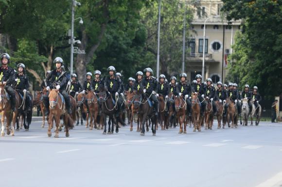 42 1 Canh Sat Co Dong Ky Binh Cuoi Ngua Dieu Hanh Tai Ha Noi