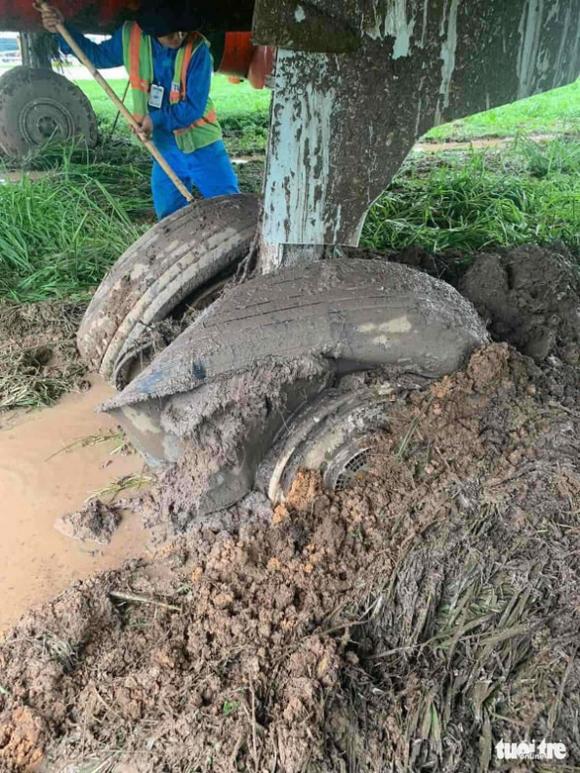 42 3 Vi Sao Can Hon 18 Tieng Giai Cuu May Bay Vietjet Truot Duong Bang