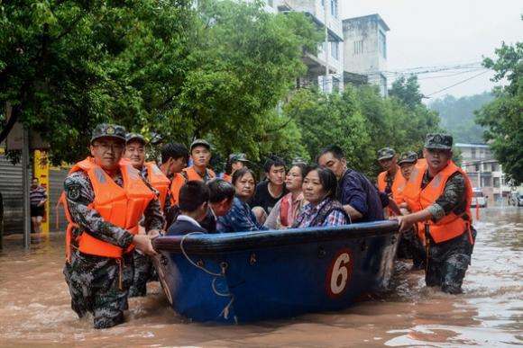 42 3 Mua Tiep Tuc Do Xuong Khu Vuc Mien Nam Trung Quoc Hang Tram Nguoi Chet Mat Tich