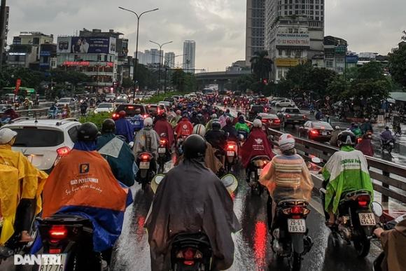 42 14 Pho Ha Noi Ngap Sau Trong Nuoc Duong Ve Nha Xa Qua Xa