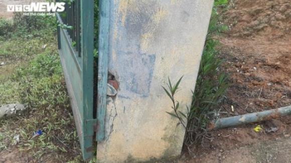 42 2 Sap Cong Truong De Chet 3 Hoc Sinh Lo Kinh Phi Xay Dung Tru Cong Khong Cot Thep