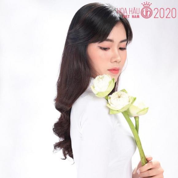 42 7 Nu Sinh Hang Khong Tham Gia Hoa Hau Viet Nam 2020 So Huu Nhan Sac Giong Cap Song Sinh Noi Tieng Showbiz