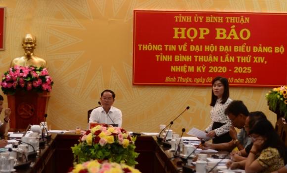 42 1 Binh Thuan Dai Bieu Du Dai Hoi Duoc Tang Mot Chiec Cap Tri Gia Khong Den 250000 Dong