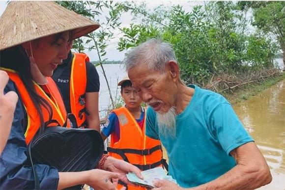 42 1 Ca Si Thuy Tien Tren Doi Nay Toi Khong So Gi Chi So Nhan Qua Thoi