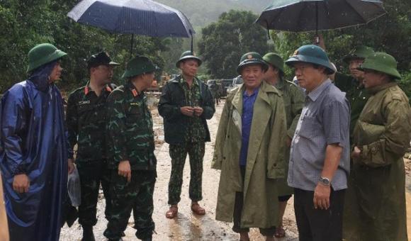 42 4 Dua 2 Truc Thang Tu Da Nang Ra Quang Tri Tiep Te Cho Vung Bi Co Lap