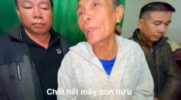 42 2 Thuy Tien Trao Tai Cho 200 Trieu Dong Cho Mot Nguoi Dan Mat Trang Tai San Sau Lu