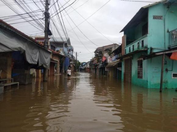 42 6 Ho Thuy Loi Thuy Dien Xa Nuoc Nhieu Noi O Hue Ngap Nang Du Troi Khong Mua