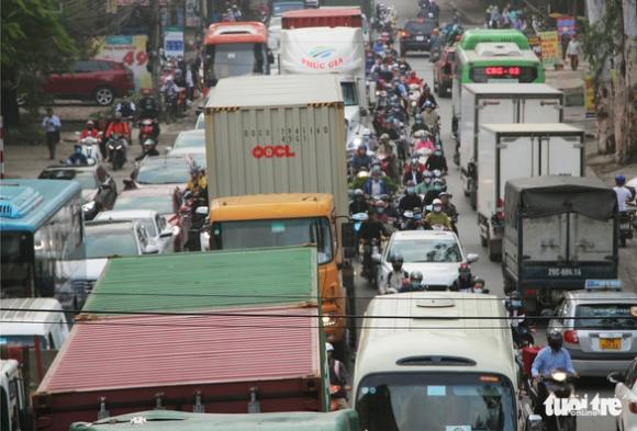 42 3 Cho Cau Vuot Duong Cua Ngo Tay Nam Ha Noi Ket Xe Nhu Com Bua