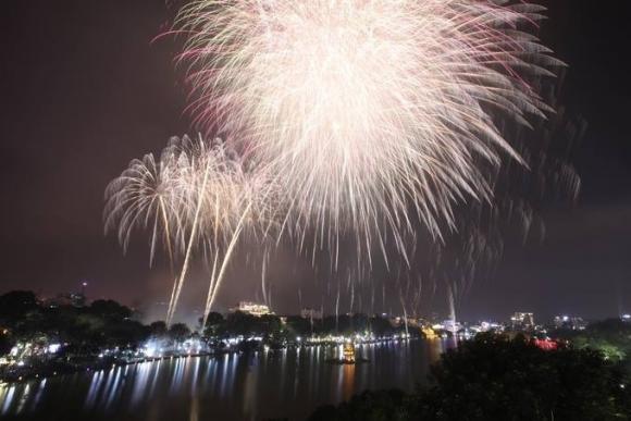 42 1 Ha Noi Ban Phao Hoa Dip Tet Duong Lich