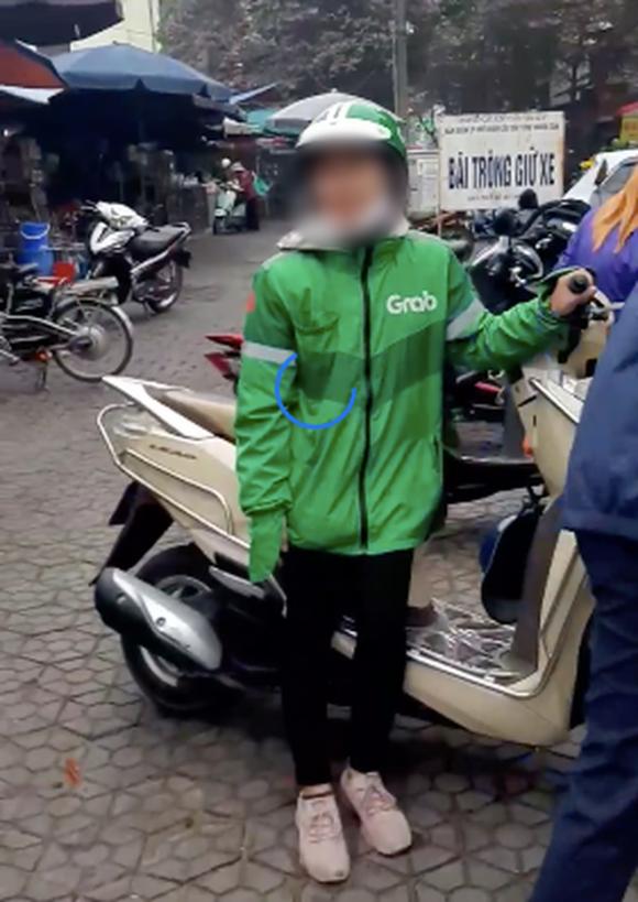 42 1 Nu Tai Xe Grabbike Om Mat Khoc Nuc No Sau Khi Bi Lua Mat Dien Thoai No Noi Luyen Thuyen Gi Ay Roi Bao Em Cho Muon May Chup Mau