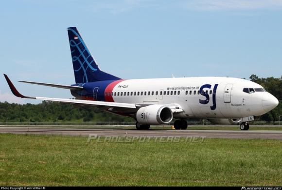 42 1 Nong May Bay Boeing 737 500 Cua Hang Hang Khong Indonesia Mat Tich