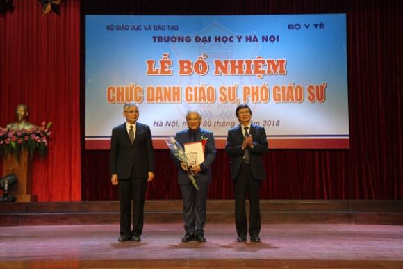 42 1 Giam Doc Benh Vien Nhi Trung Uong Le Thanh Hai Dot Tu Tai Noi Lam Viec