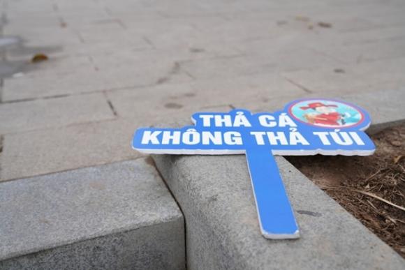 42 5 Tha Ca Khong Tha Tui   Tet Ong Tao Xanh Sach Van Minh