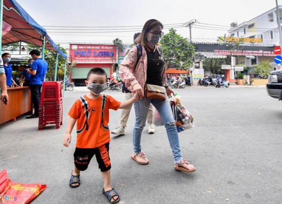 42 4 Phong Toa Chung Cu Hon 3000 Nguoi Tai Binh Duong Sau Ca Mac Covid 19