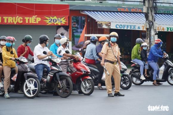 42 4 Cau Rach Mieu Ket Xe Ngay Mung 2 Tet Pha Tam Hoat Dong Het Cong Suat