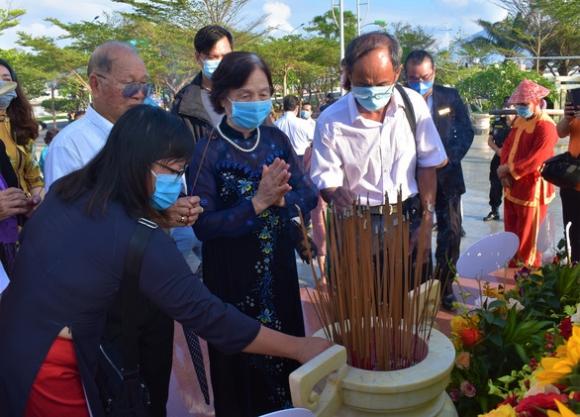 42 2 Bac Si Ayersin Mai Trong Tim Nguoi Dan Khanh Hoa