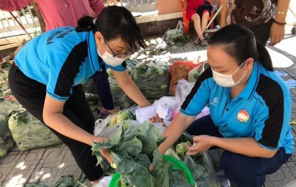 42 1 Nguoi Sai Gon Ban Bap Cai Su Hao Giup Nong Dan Hai Duong