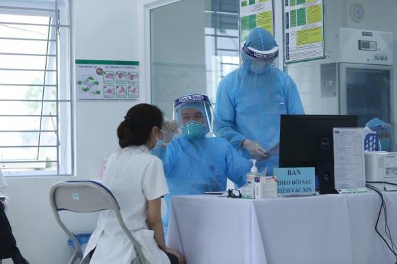 42 1 377 Can Bo Nhan Vien Y Te Duoc Tiem Vaccine Phong Covid 19 Trong Ngay 83