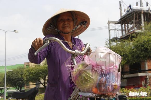 42 1 Tui Ban Banh Uot Loi Duoc 5 Chuc Tui Danh Ra 2 Chuc Mua Rau Cu Cua Hai Duong