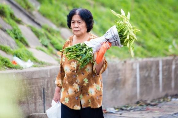 42 4 Ha Noi Xao Xuyen Nhung Xe Hoa Loa Ken Cho Nguon Song Cua Nhieu Lao Dong Ngoai Tinh