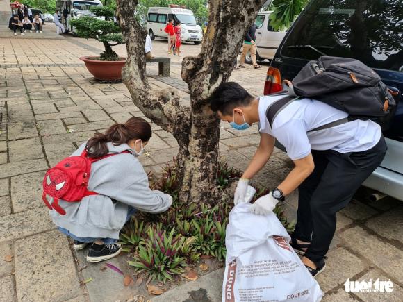 42 7 Nhat Rac O Den Tho Cac Vua Hung Ngay Gio To Bi Noi Song Ao Lam Mau Van Khong Bo Cuoc