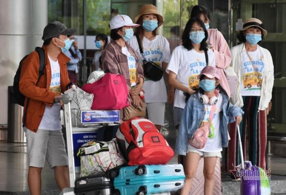 42 3 Du Khach Bat Dau Do Ve Da Nang Don Hon 200 Chuyen Bay Di Va Den