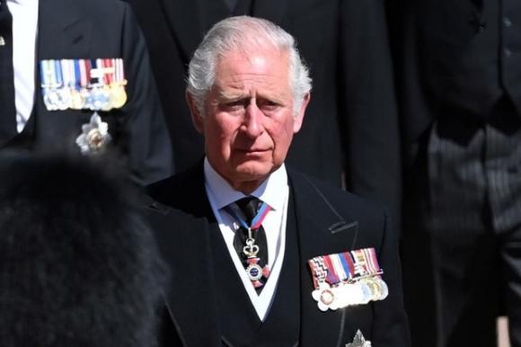 42 2 Dam Nhat Dao Chi Mang Vao Hoang Gia Anh Harry Bi Chi Trich La Tho Lo Meghan Lai Bi Cho La Dung Sau Giat Day