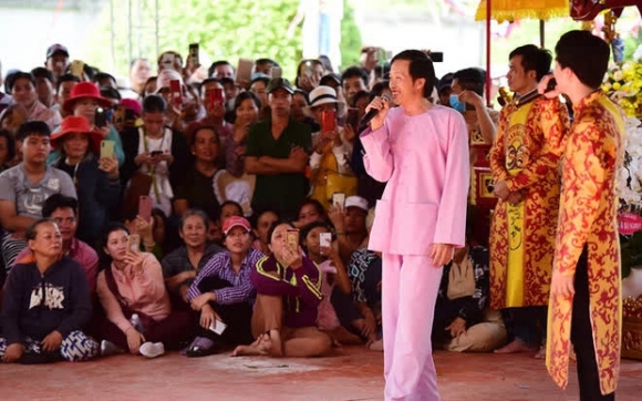 9 Nha Tho Hon 100 Ty Cua Hoai Linh Hang Nam To Chuc Le Gio To San Khau Quy Tu Hang Tram Nghe Si Con Nuoi Dong Thuc Vat Quy Hiem Voi Gia Tri Khung