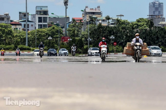 3 Ha Noi Nong Nung Nguoi Trong Ngay Do Lua Nhiet Do Ngoai Troi Len Toi 55 Do