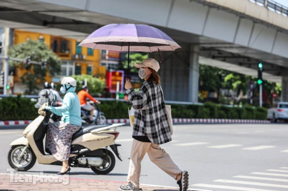 6 Ha Noi Nong Nung Nguoi Trong Ngay Do Lua Nhiet Do Ngoai Troi Len Toi 55 Do