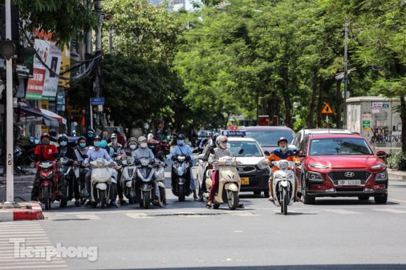 7 Ha Noi Nong Nung Nguoi Trong Ngay Do Lua Nhiet Do Ngoai Troi Len Toi 55 Do