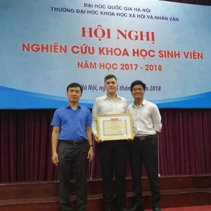 3 Du Hoc Sinh Duc Dat Diem 10 Khoa Luan Bang Tieng Viet