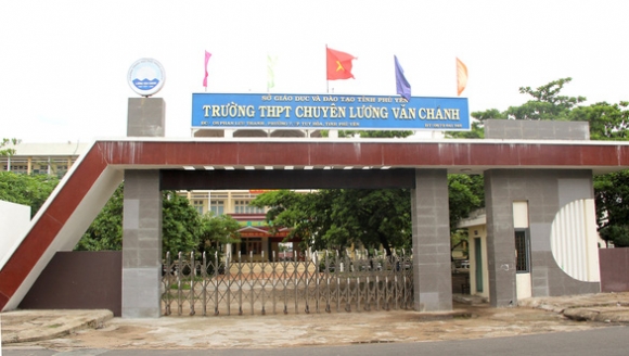 1 Co Gai Phu Yen Mac Covid 19 Tung Cho Em Di Thi Lop 10 Truong Chuyen Luong Van Chanh