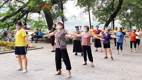 1 Ha Noi Hoa Toc Yeu Cau Nguoi Dan Chi Ra Ngoai Khi Can Thiet Tam Dung The Thao Ngoai Troi