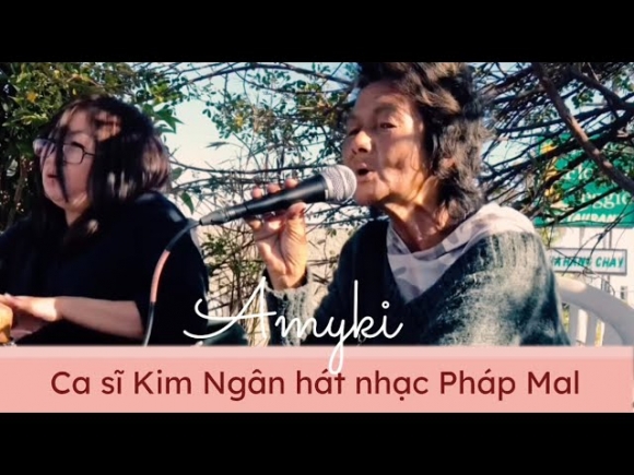 1 Thuy Nga Mang Kim Ngan Ra Nhu Mot Cong Cu De Kiem Tien Va Gieu Cot Tren Su Dau Kho Cua Kim Ngan