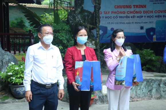 2 Tphcm Khan Truong Ket Hop Dong   Tay Y Trong Phong Chong Dich Covid 19