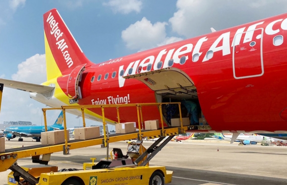 2 Chuyen Bay Vietjet Chuyen Cho Thiet Bi Y Te Vien Tro Tu Duc Da Ve Toi Viet Nam